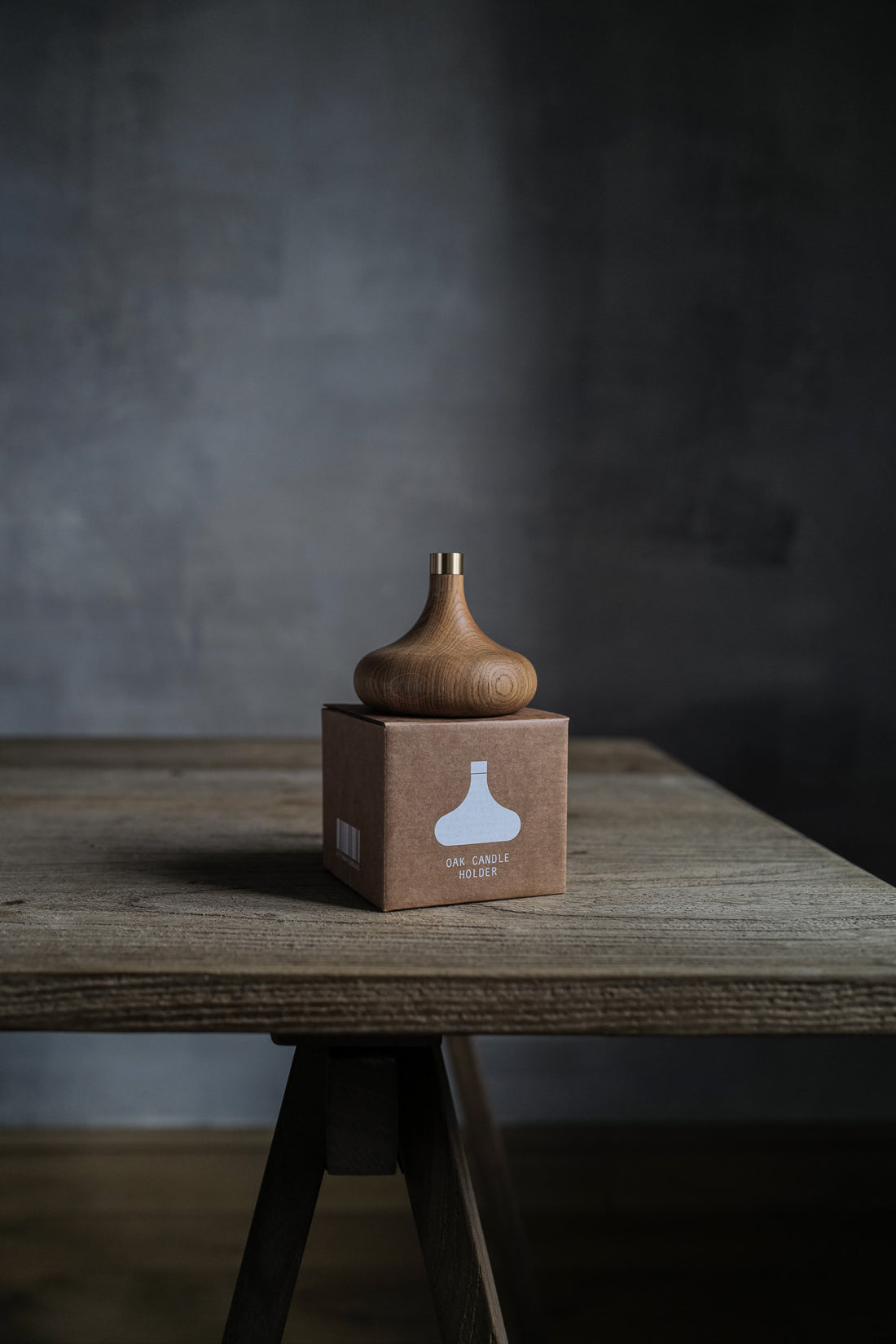 OAK CANDLE HOLDER