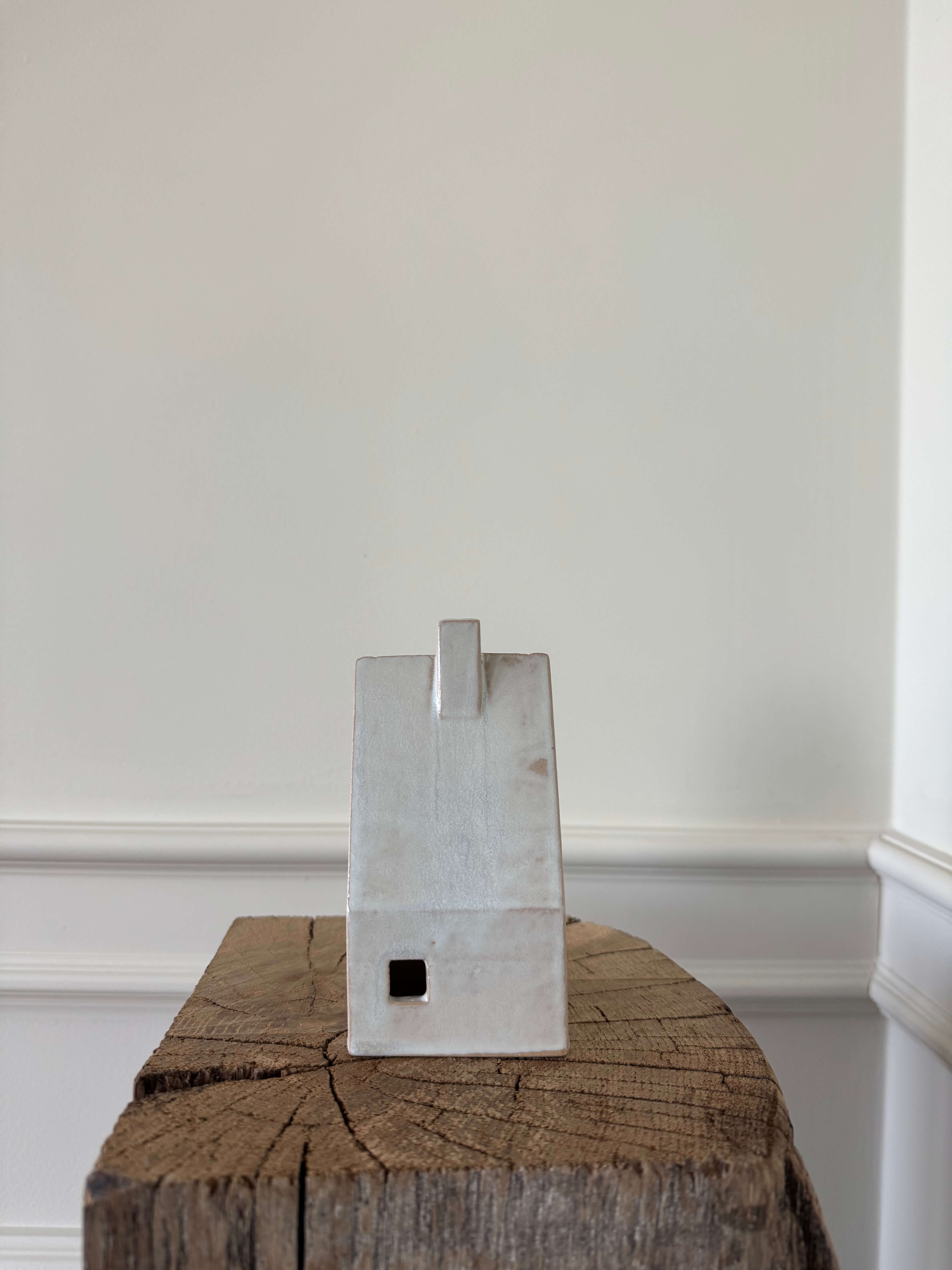 Ceramic Cottage "Swiss" Antique white