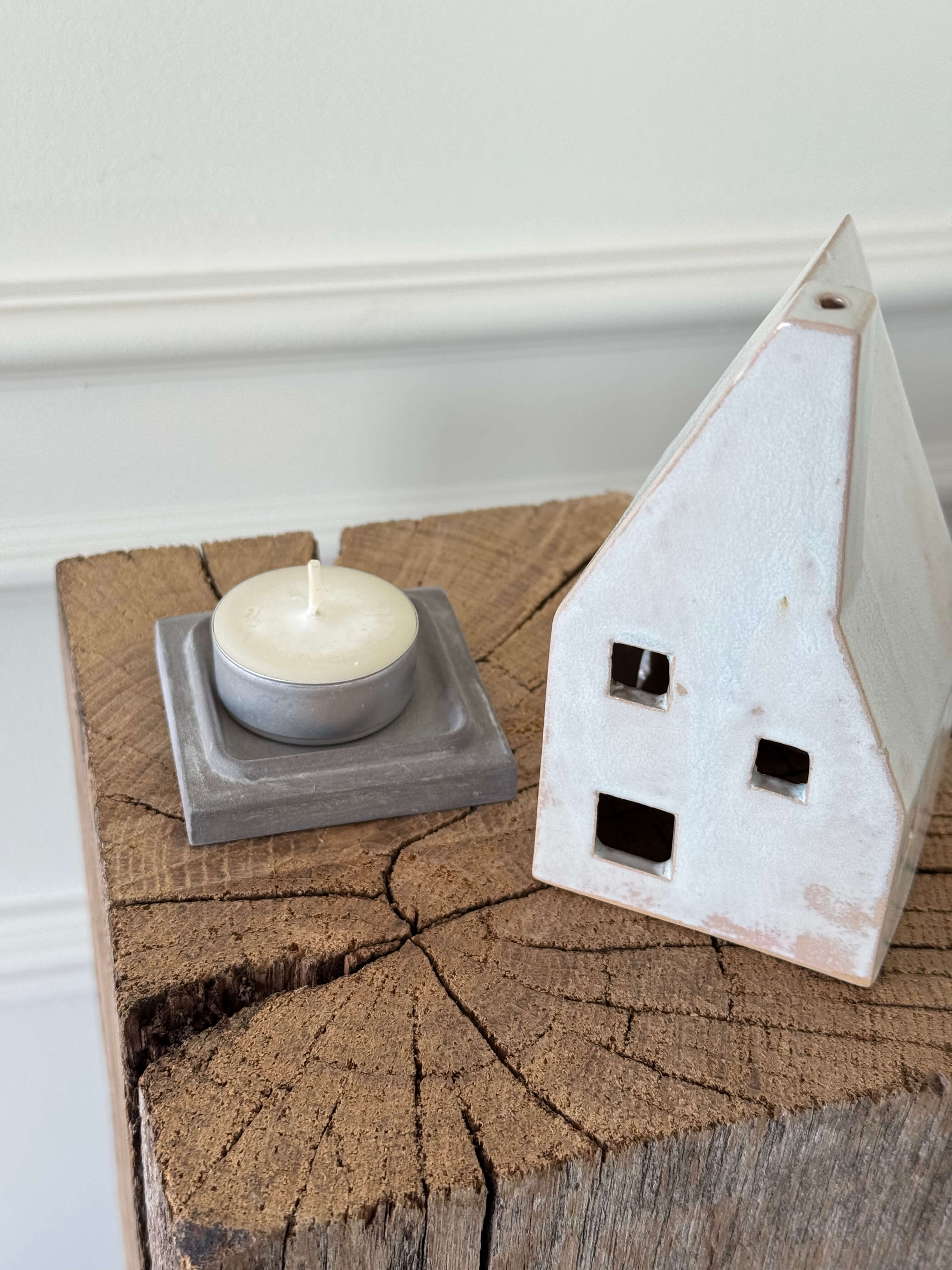 Ceramic Cottage "Swiss" Antique white