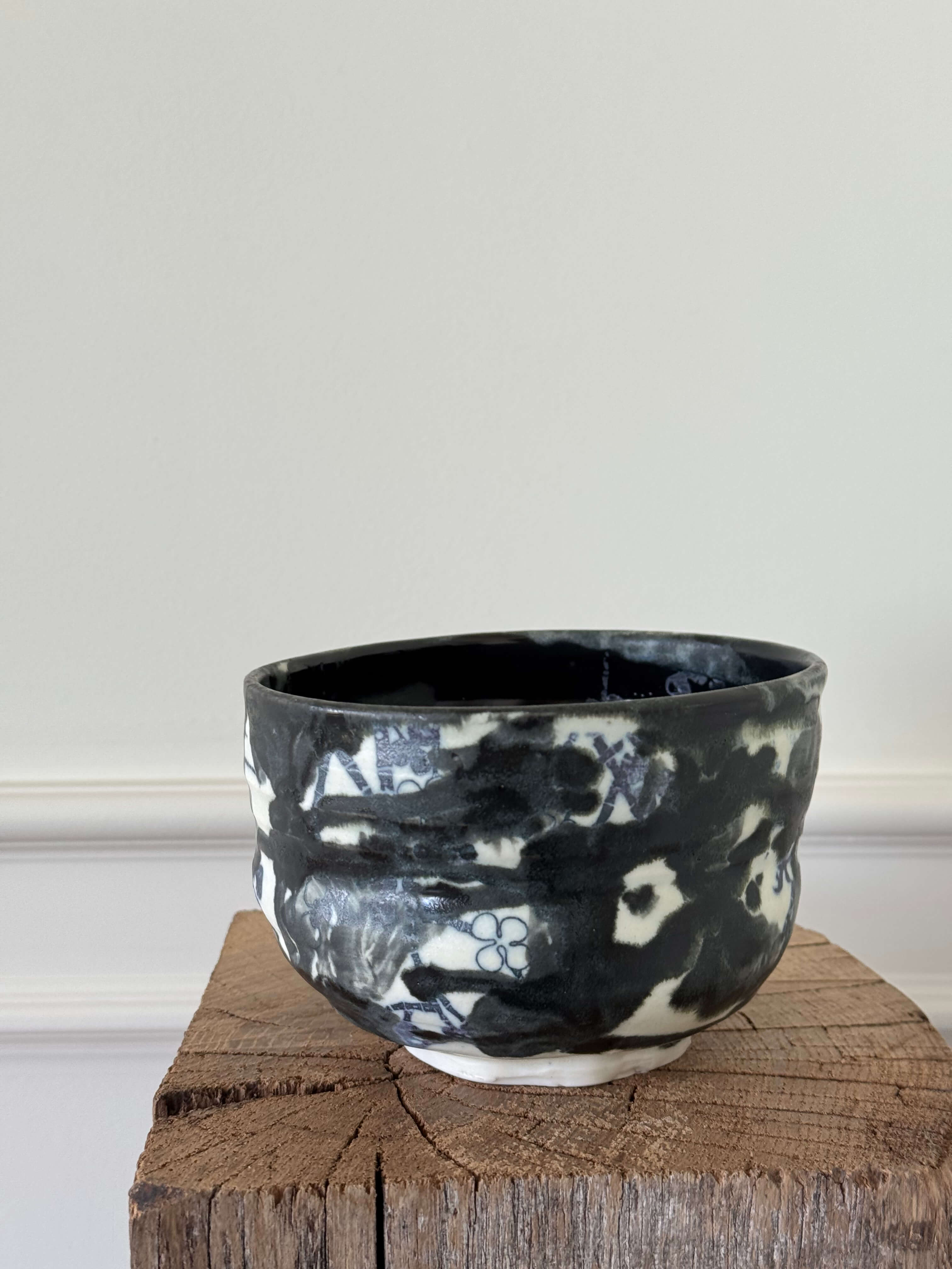 Unique Porcelain Bowl (Ref. 001.220528.005)