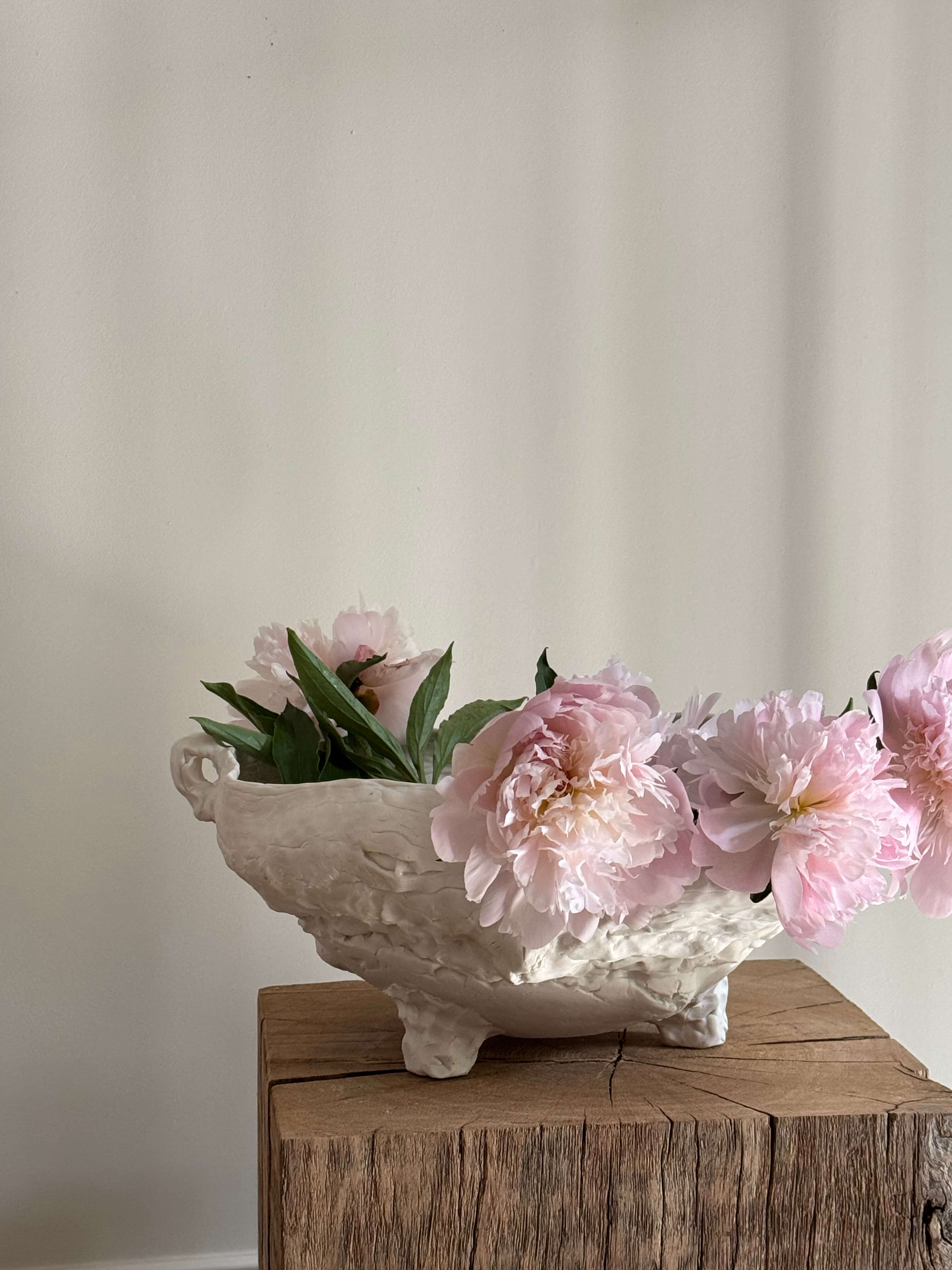 Unique Porcelain Dish - Ref. 002.250322.003