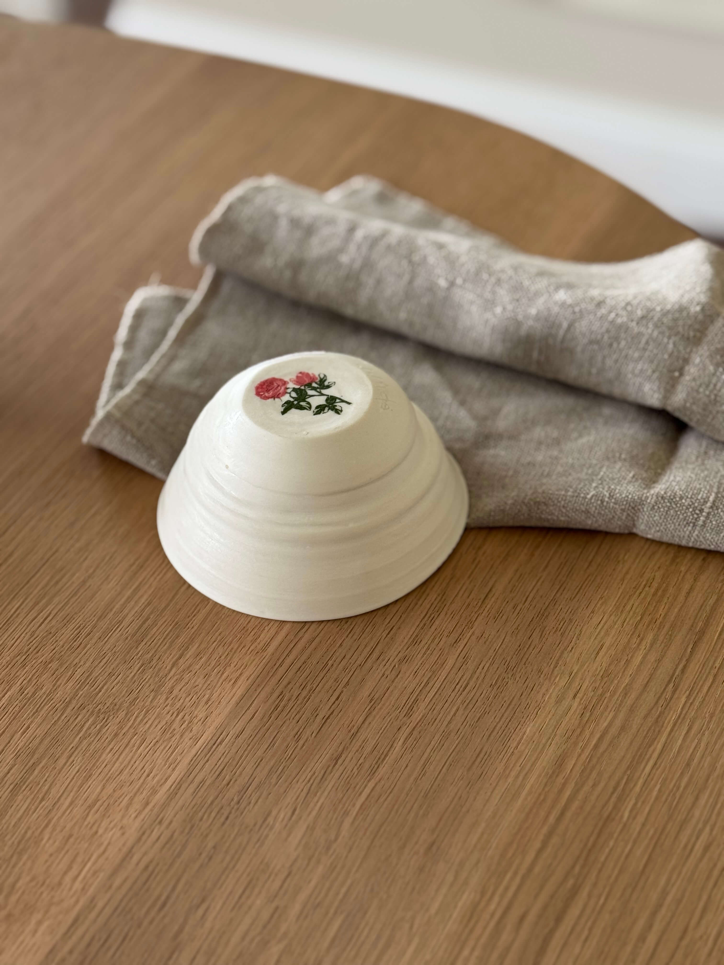 Unique Set of 2 Porcelain Bowls (Ref. 001.210204.007)