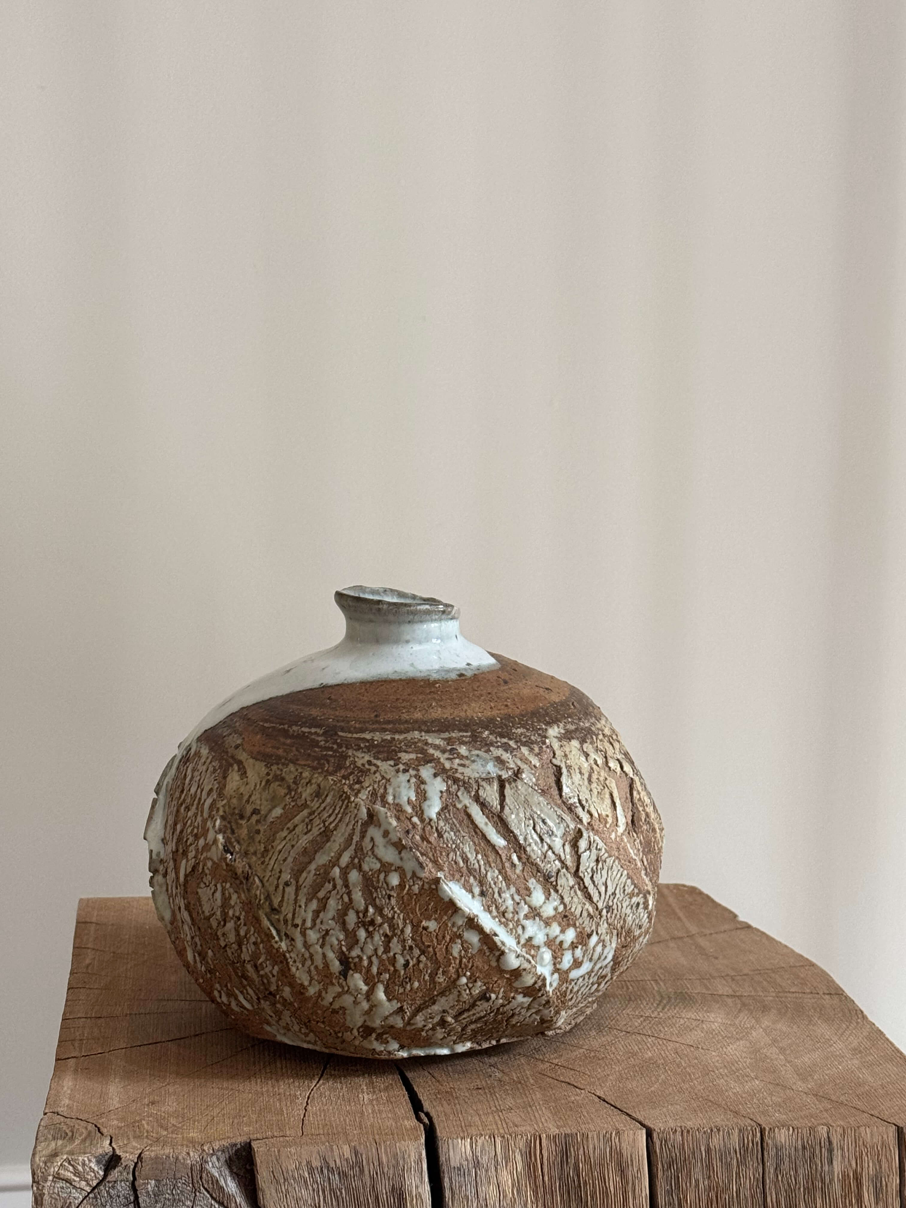 Unique Ceramic Vase.   Ref. 003.250322.002