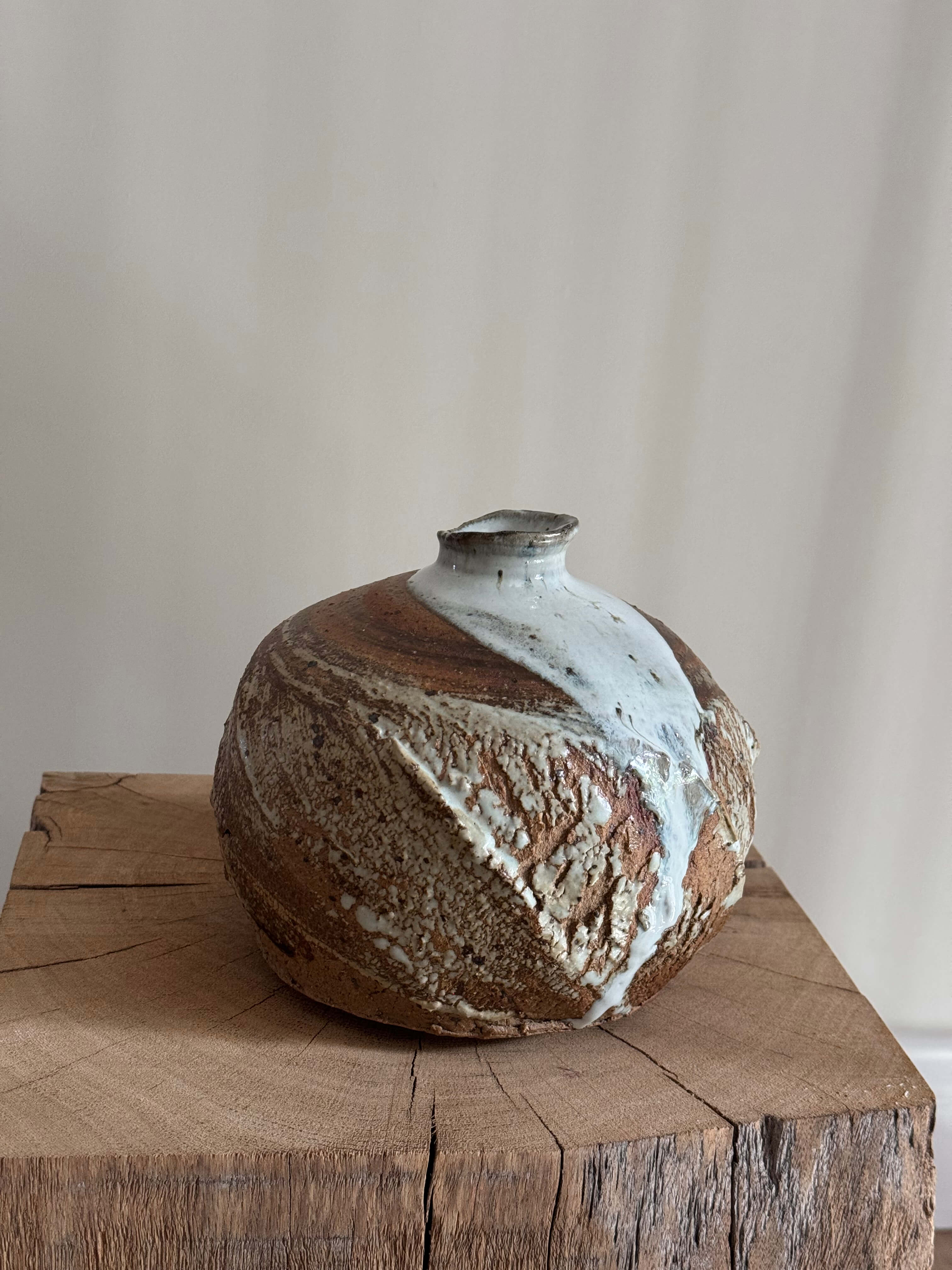 Unique Ceramic Vase.   Ref. 003.250322.002